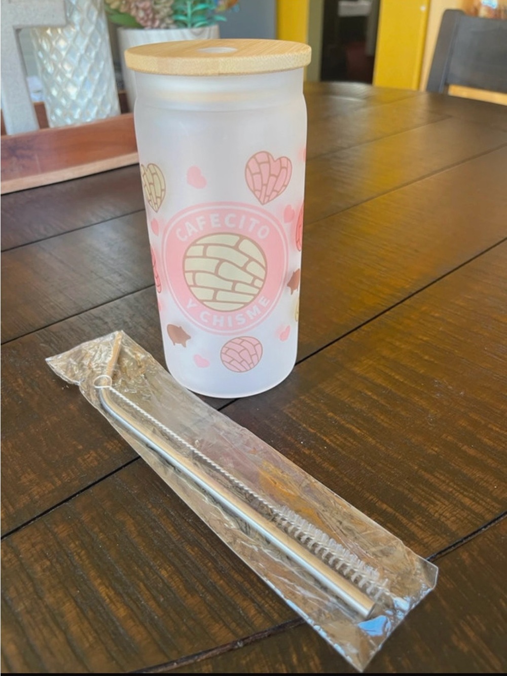 Pink Frosted Drinking Glass with Bamboo Lid 16 oz